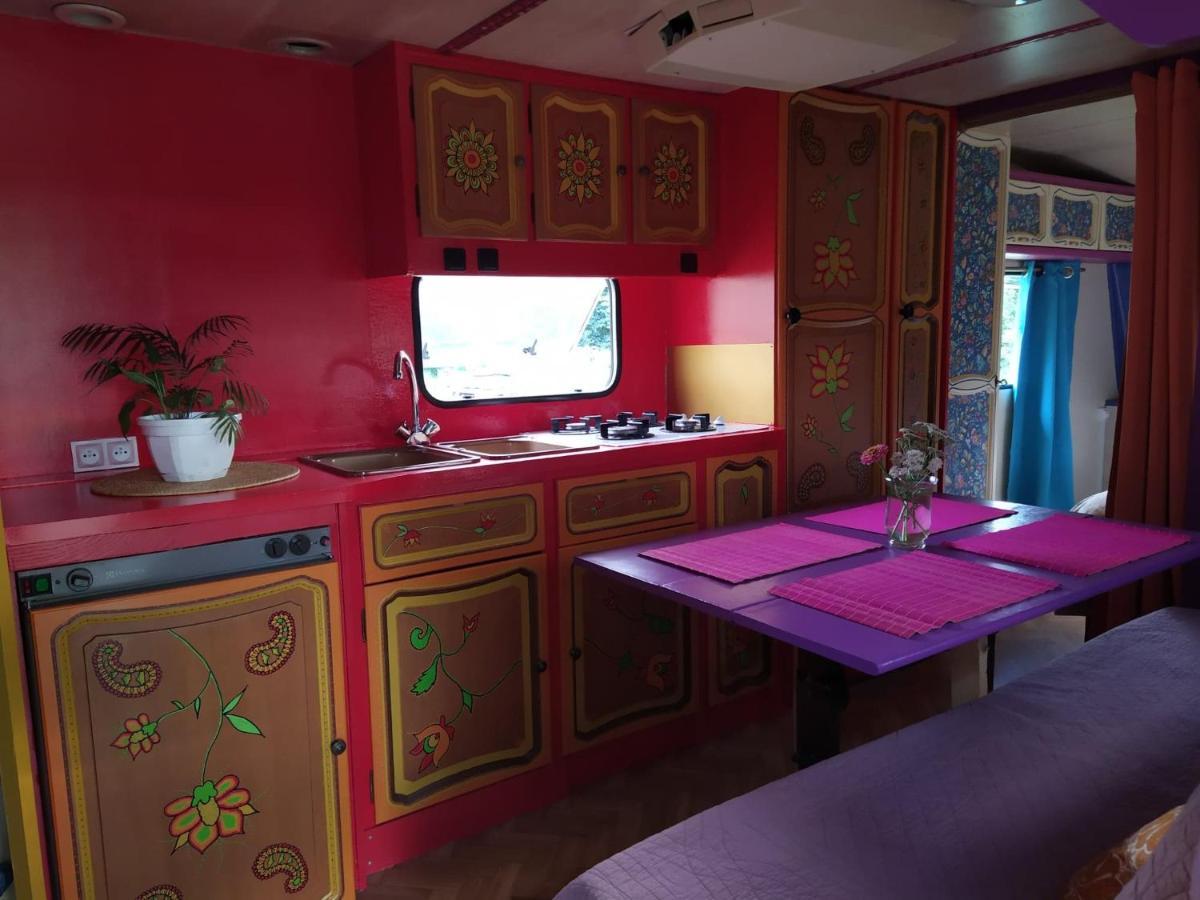 Caradjango , Caravane Chauffee Et Climatisee Lupersat Luaran gambar