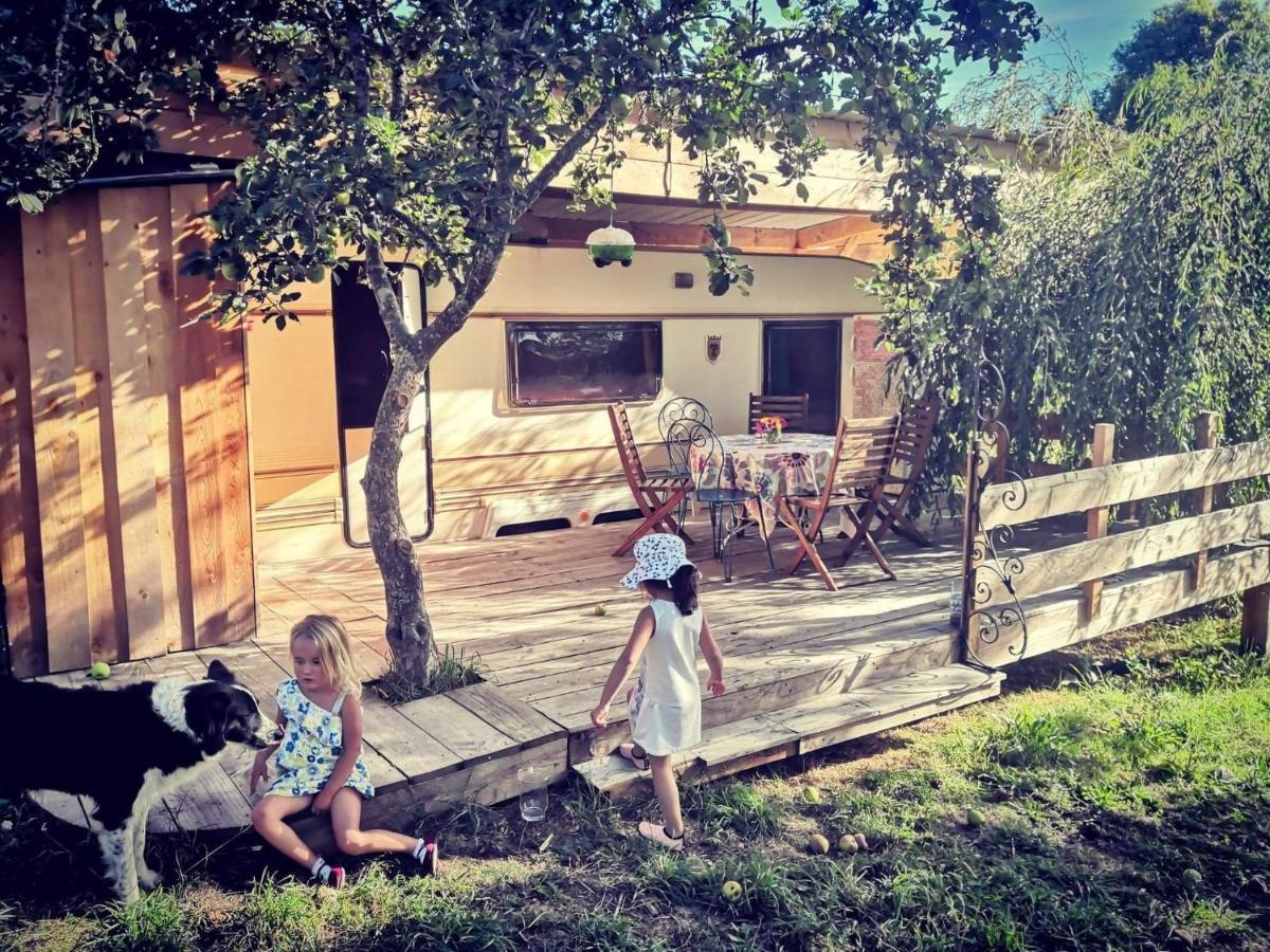 Caradjango , Caravane Chauffee Et Climatisee Lupersat Luaran gambar